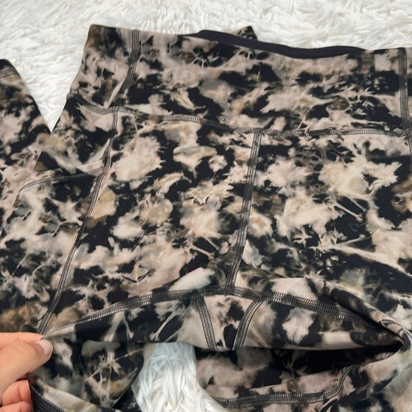 Lululemon Invigorate High-Rise Tight 25" Dispersed Light Raw Linen Multi - Picture 2 of 7